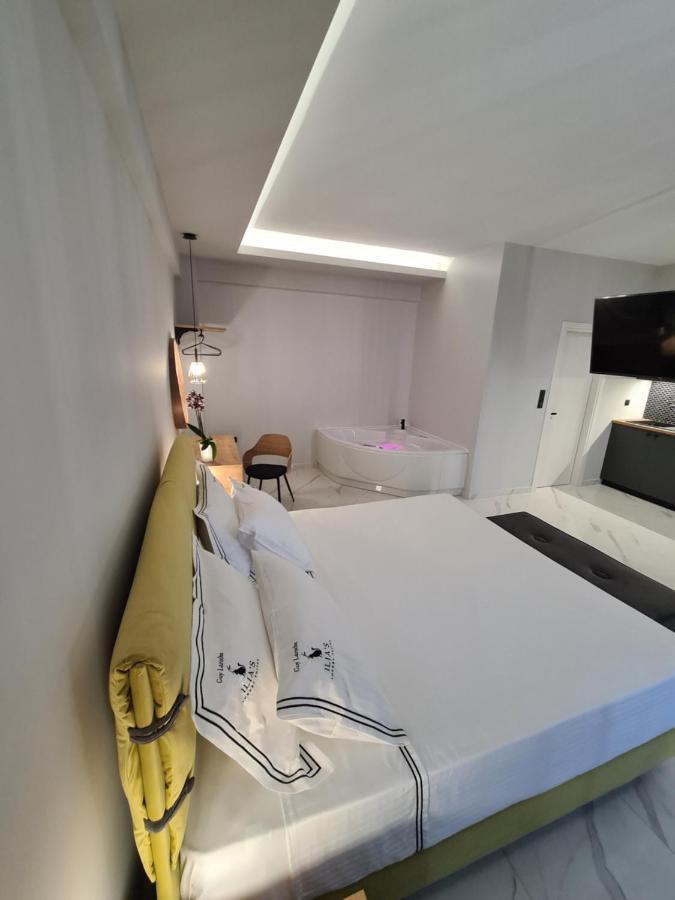 Ilia'S Luxury Suites - Adults Only Xylokastro Exterior photo