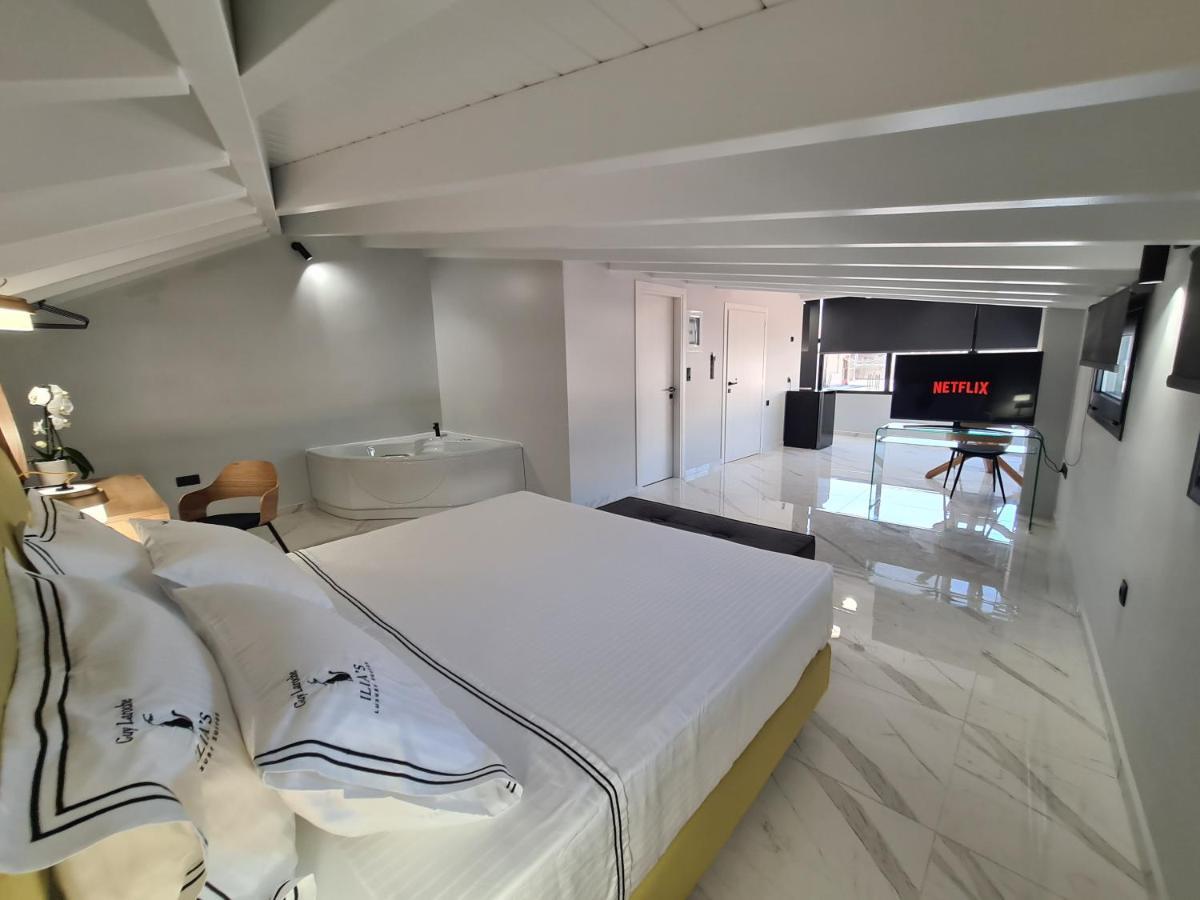 Ilia'S Luxury Suites - Adults Only Xylokastro Exterior photo